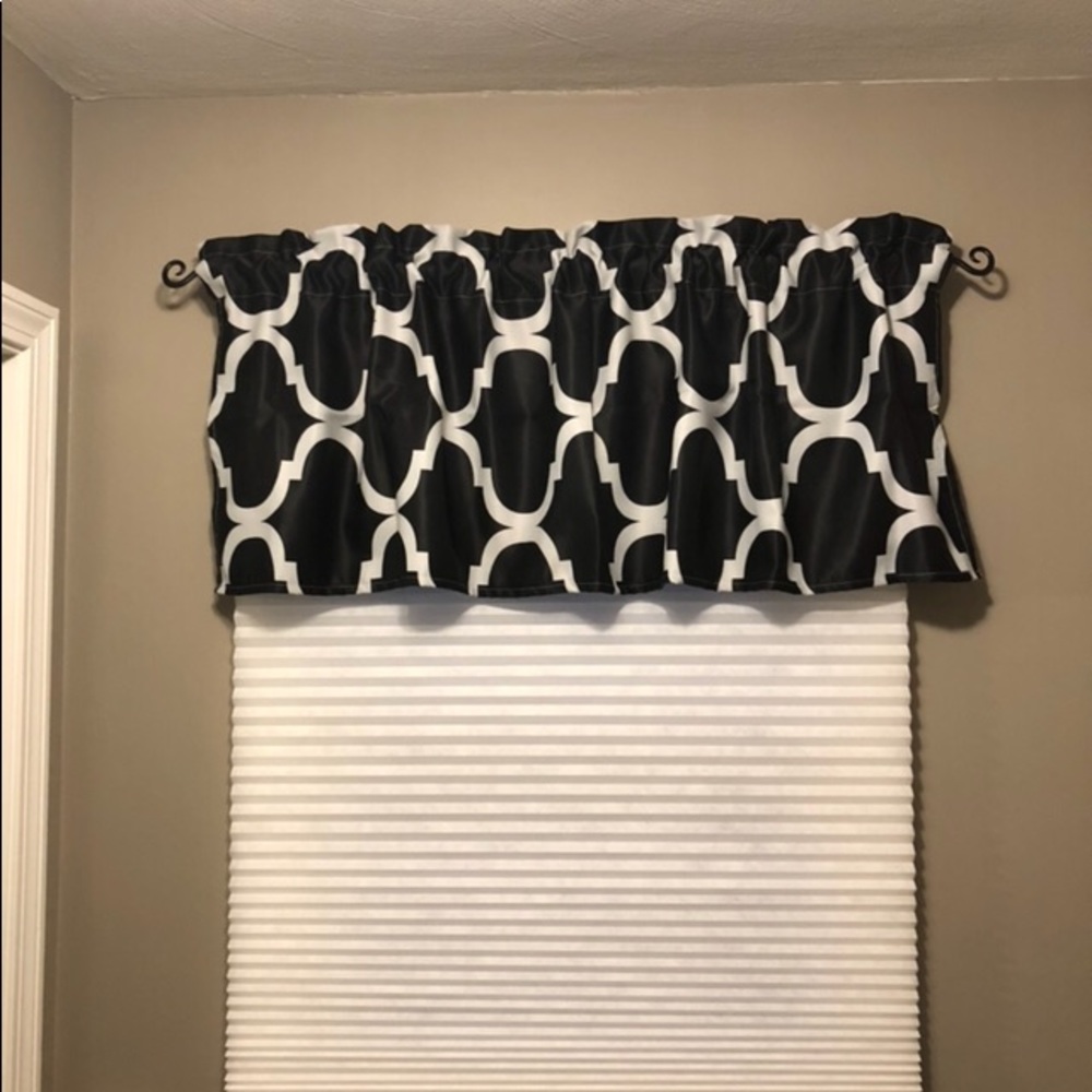 New in Package Satiny Valance